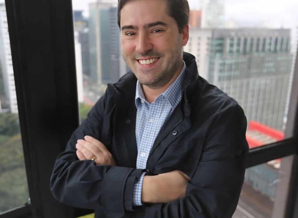 "Tem que ter um nível insano de criatividade para acompanhar a concorrência, as mudanças do setor e o Google atualizando constantemente seu algoritmo", Alessandro Valente