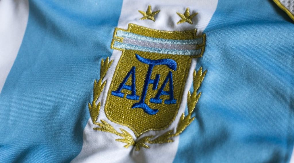 Associação Argentina de Futebol amplia presença global com patrocínio oficial da FeedConstruct
