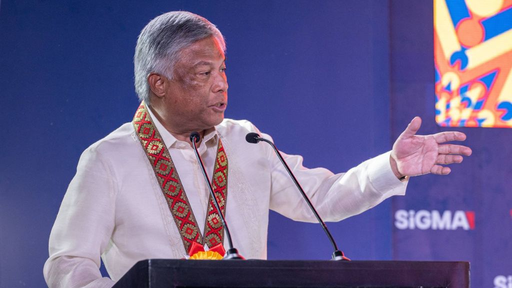 PAGCOR Chief says POGO ban includes IGLs 