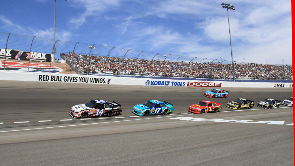 NASCAR นำการเดิมพันแบบพาริมูทูเอลมาสู่แฟนๆ ด้วยเทคโนโลยี 1/ST