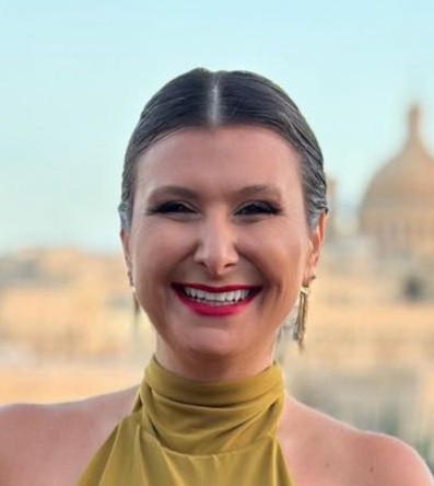 Paula Pereira , 博彩代理主管